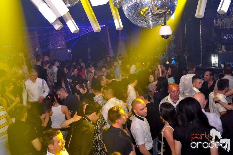 Seară de clubbing în The One,