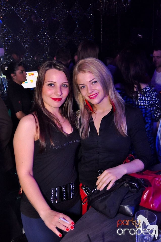 Seară de clubbing în The One,