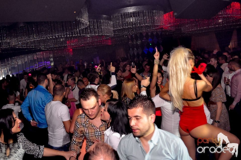 Seară de clubbing în The One,