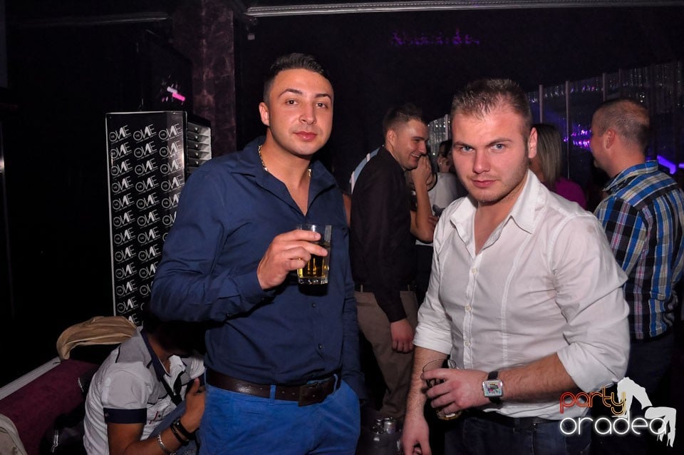 Seară de clubbing în The One,