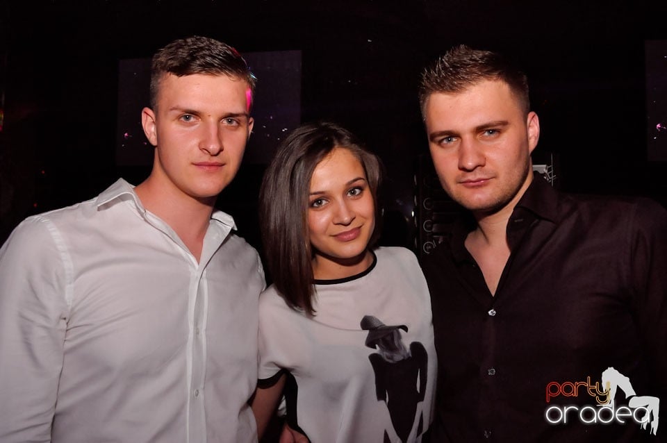 Seară de clubbing în The One,