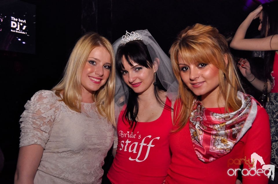 Seară de clubbing în The One,