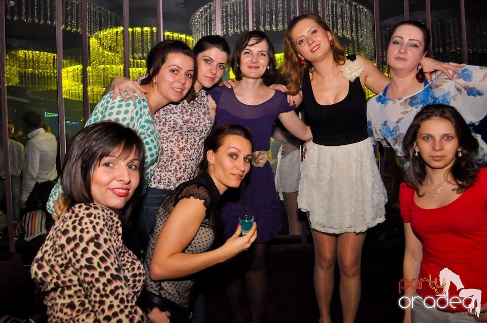 Seară de clubbing în The One,