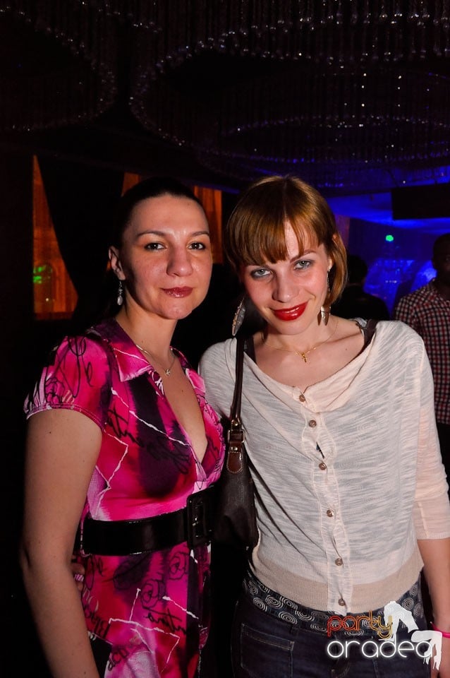 Seară de clubbing în The One,