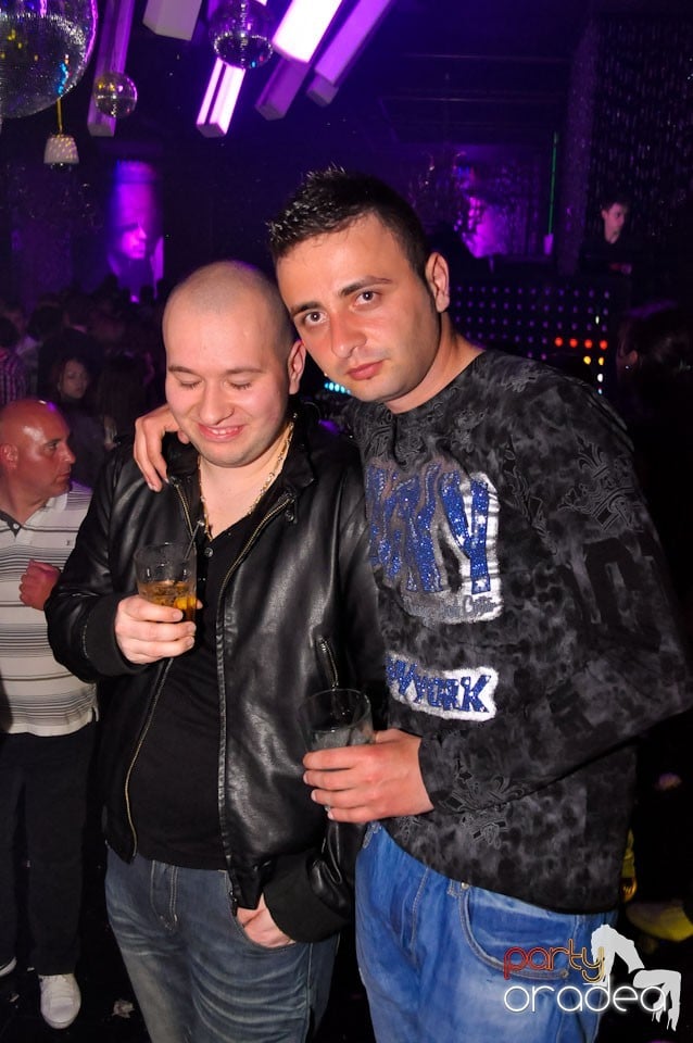 Seară de clubbing în The One,