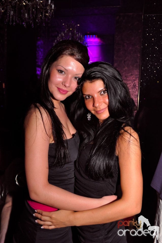 Seară de clubbing în The One,
