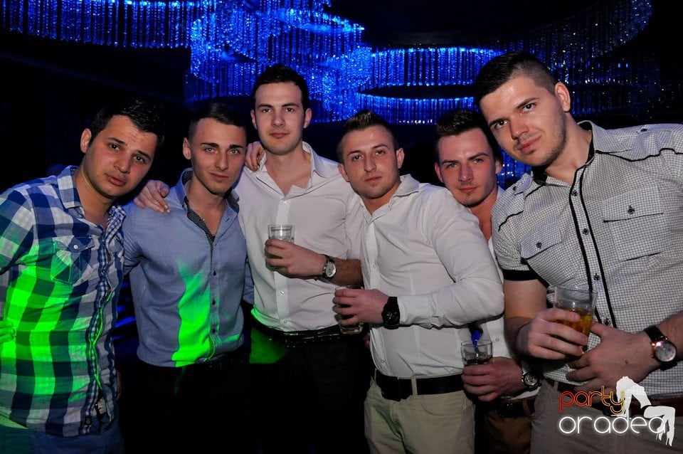 Seară de clubbing în The One,
