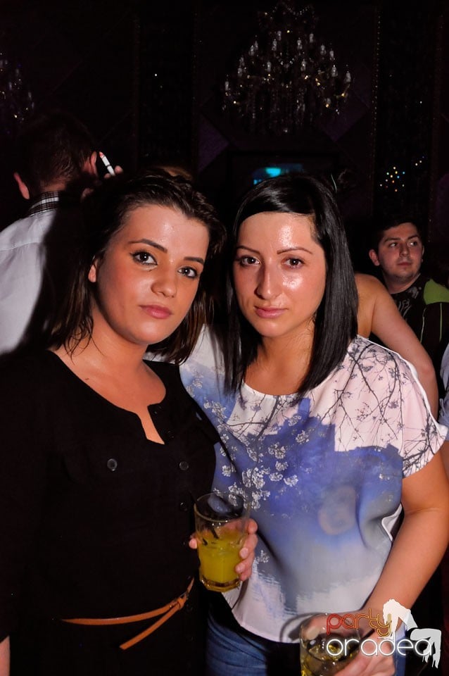 Seară de clubbing în The One,