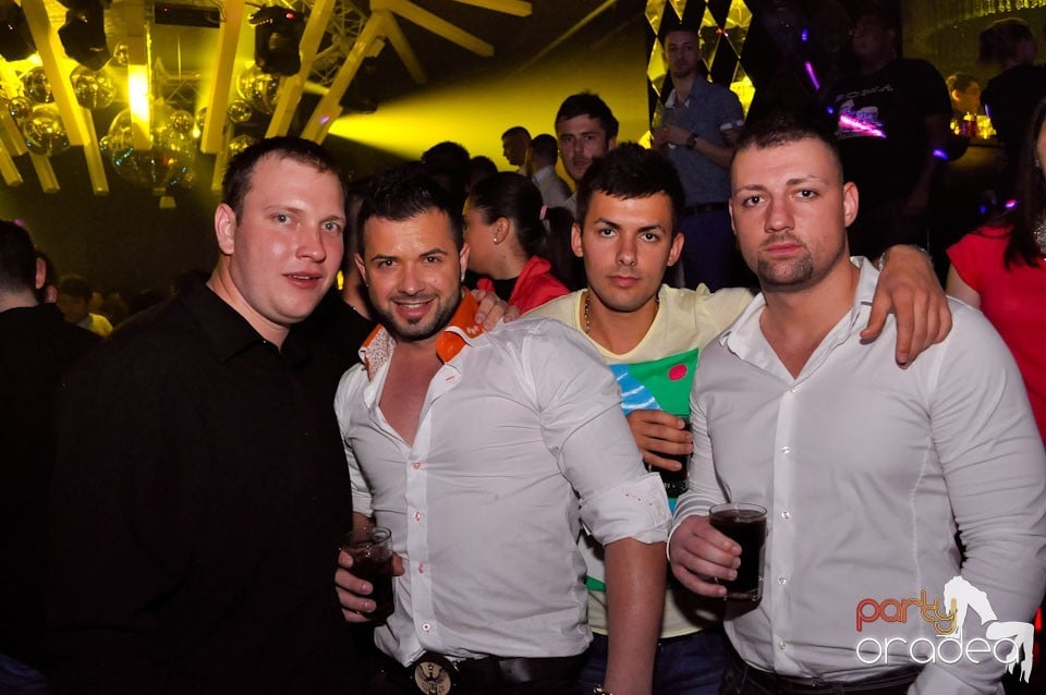 Seară de clubbing în The One,