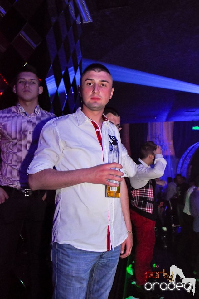 Seară de clubbing în The One,