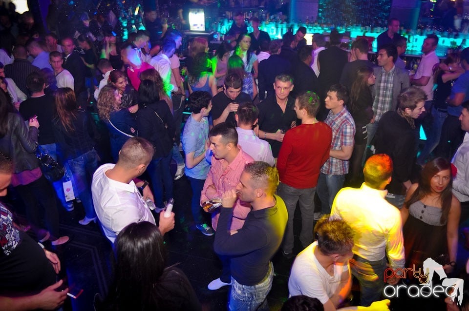 Seară de clubbing în The One,
