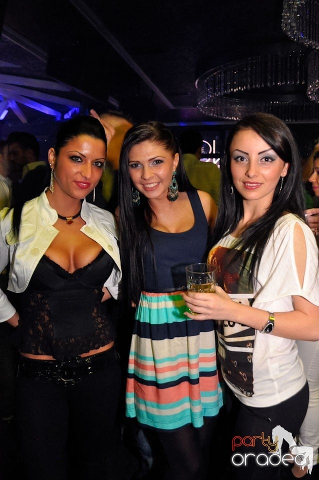 Seară de clubbing în The One,