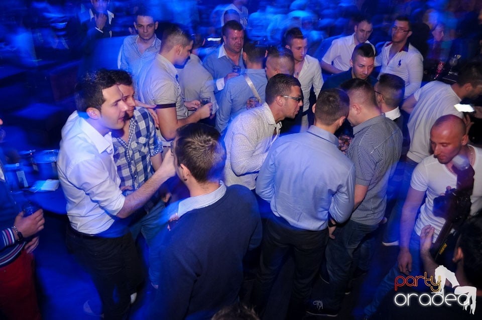 Seară de clubbing în The One,