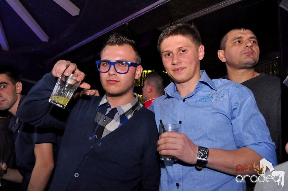 Seară de clubbing în The One,