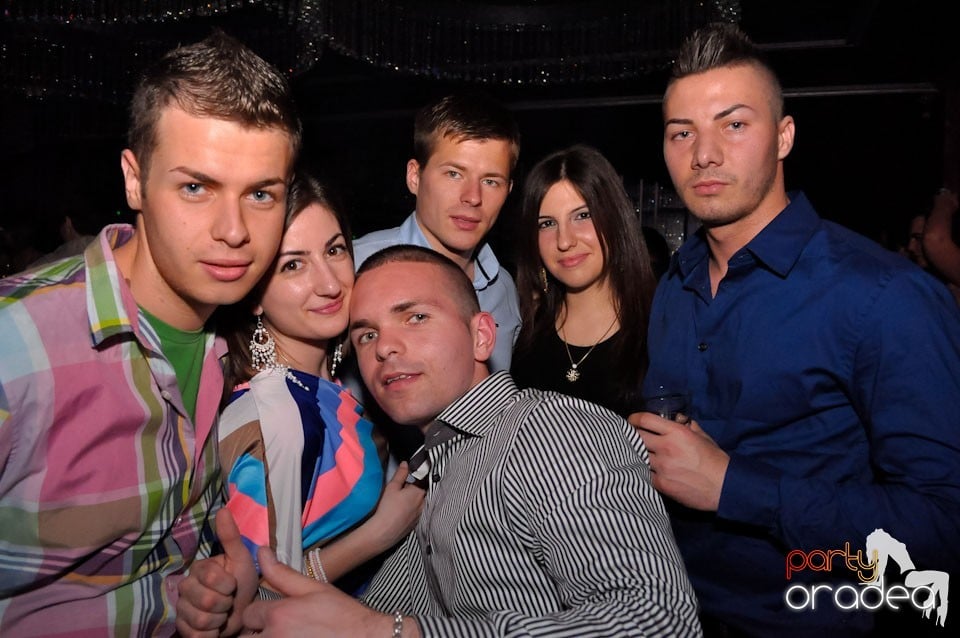 Seară de clubbing în The One,