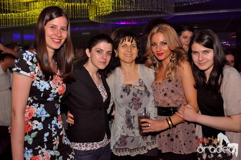 Seară de clubbing în The One,
