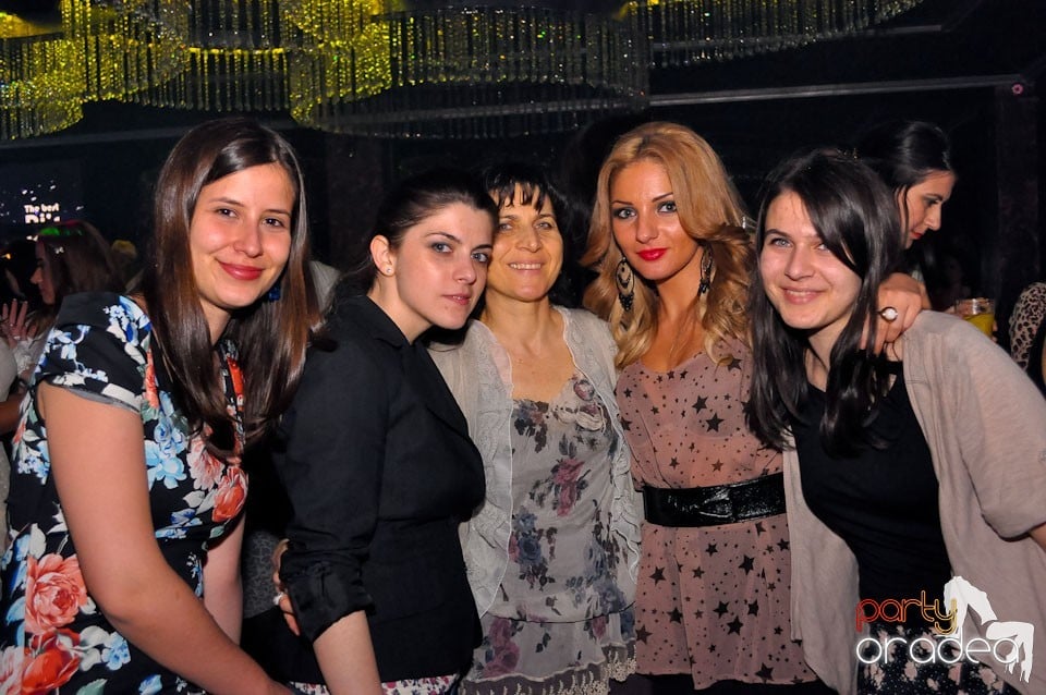 Seară de clubbing în The One,