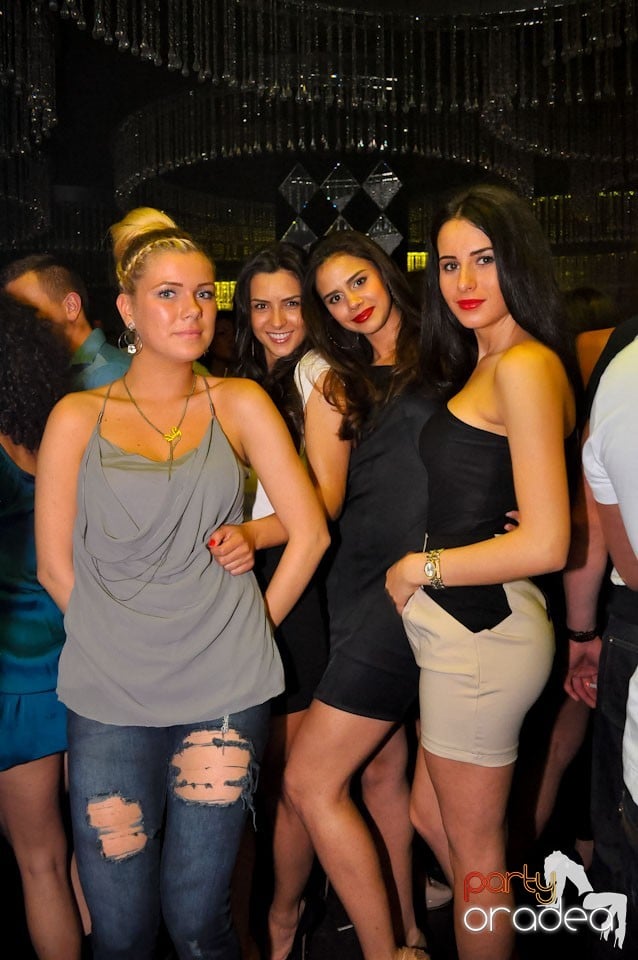Seară de clubbing în The One,