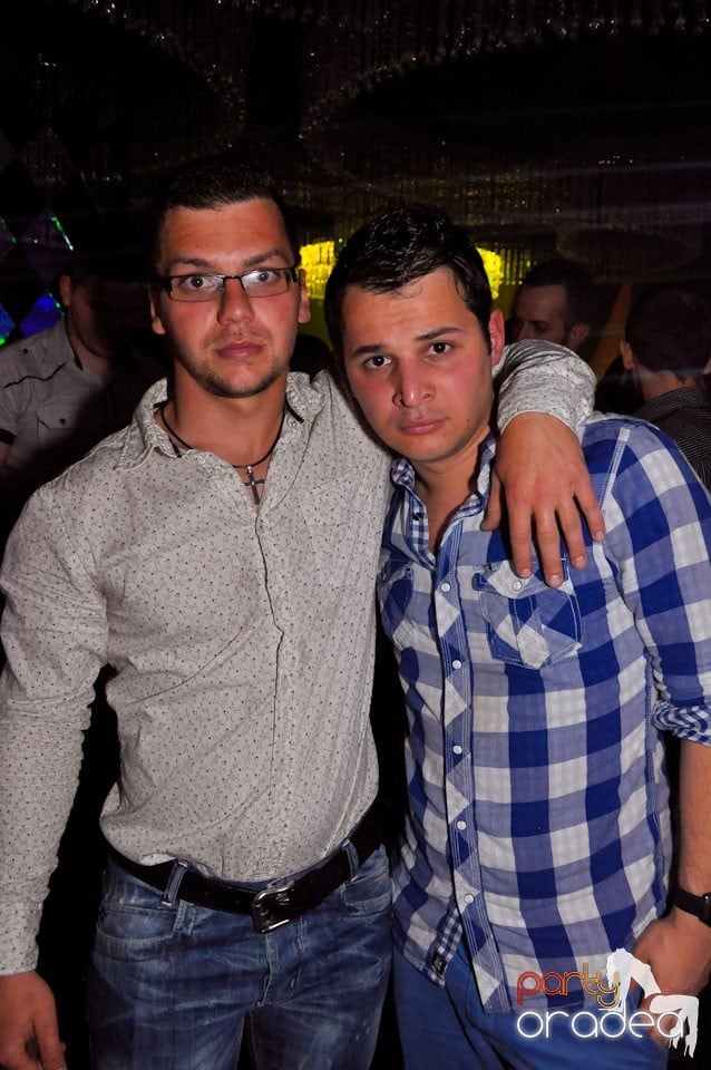 Seară de clubbing în The One,