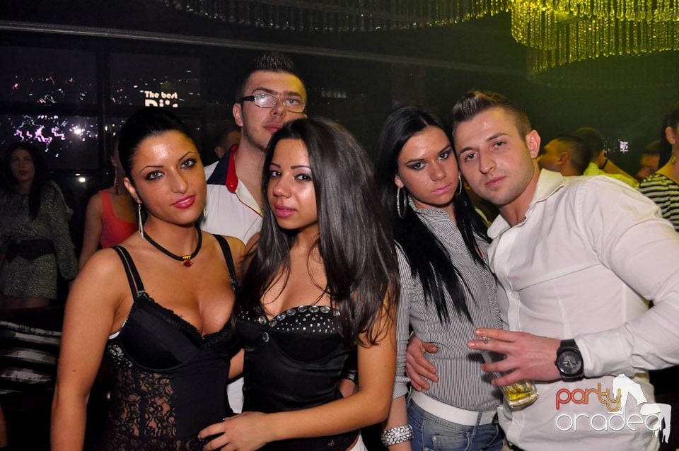 Seară de clubbing în The One,