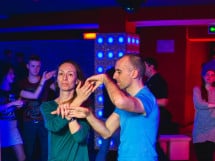 Seară de Dans în Club Life
