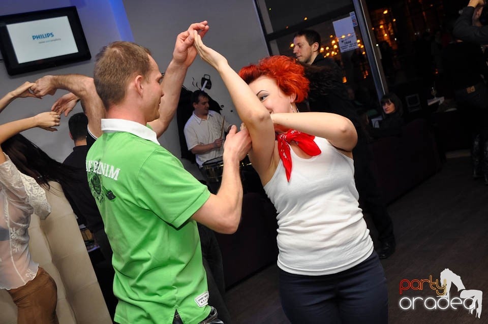 Seară de dans în Blondy's Art Café, 