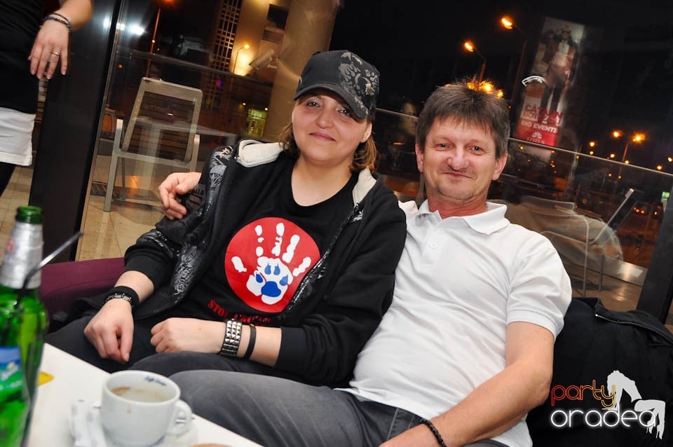 Seară de dans în Blondy's Art Café, 