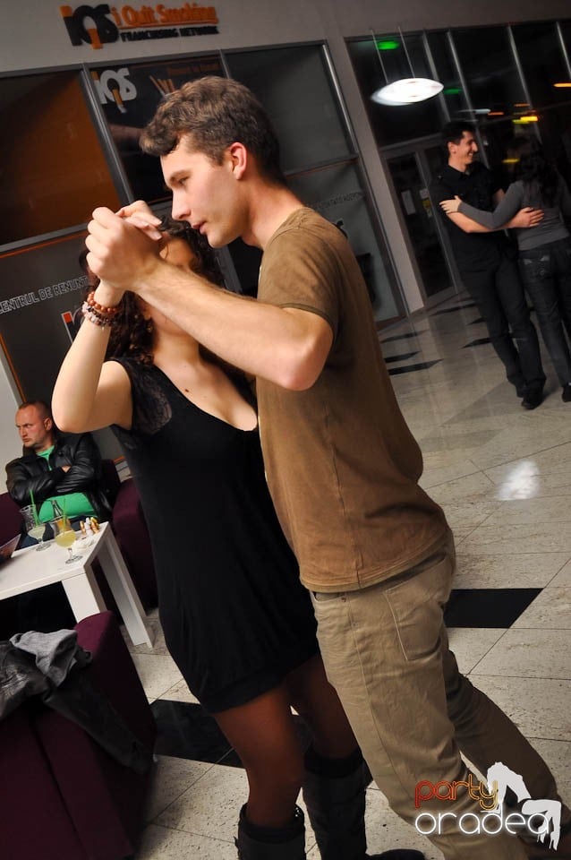 Seară de dans în Blondy's Art Café, 