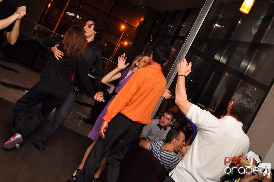 Seară de dans în Blondy's Art Café, 