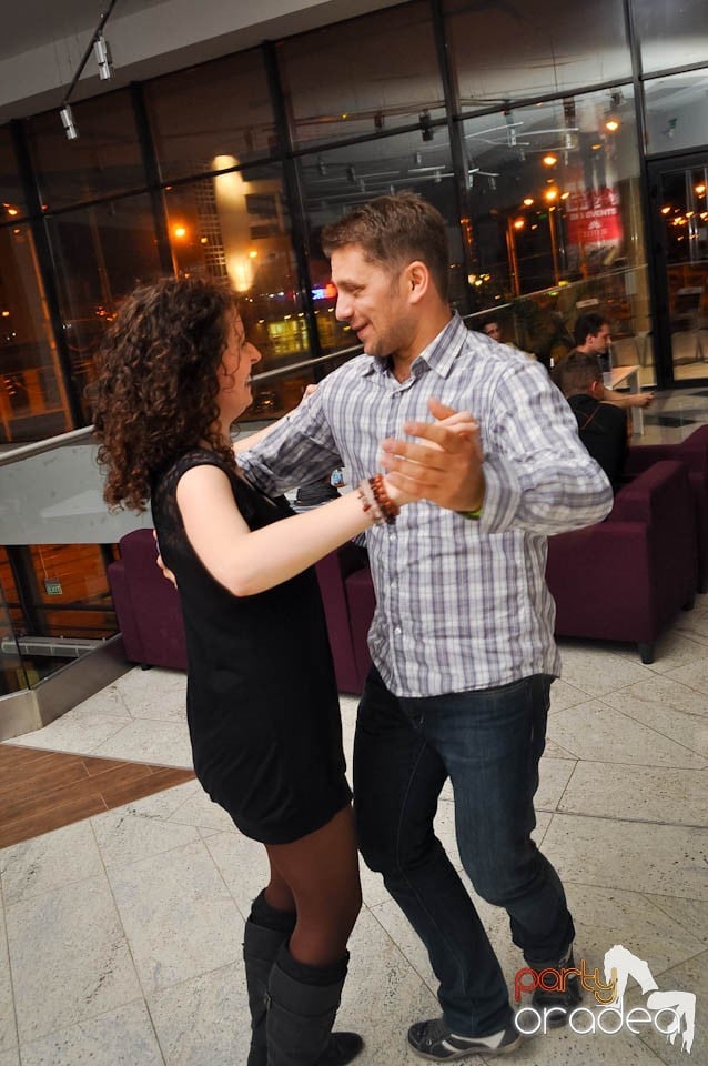 Seară de dans în Blondy's Art Café, 