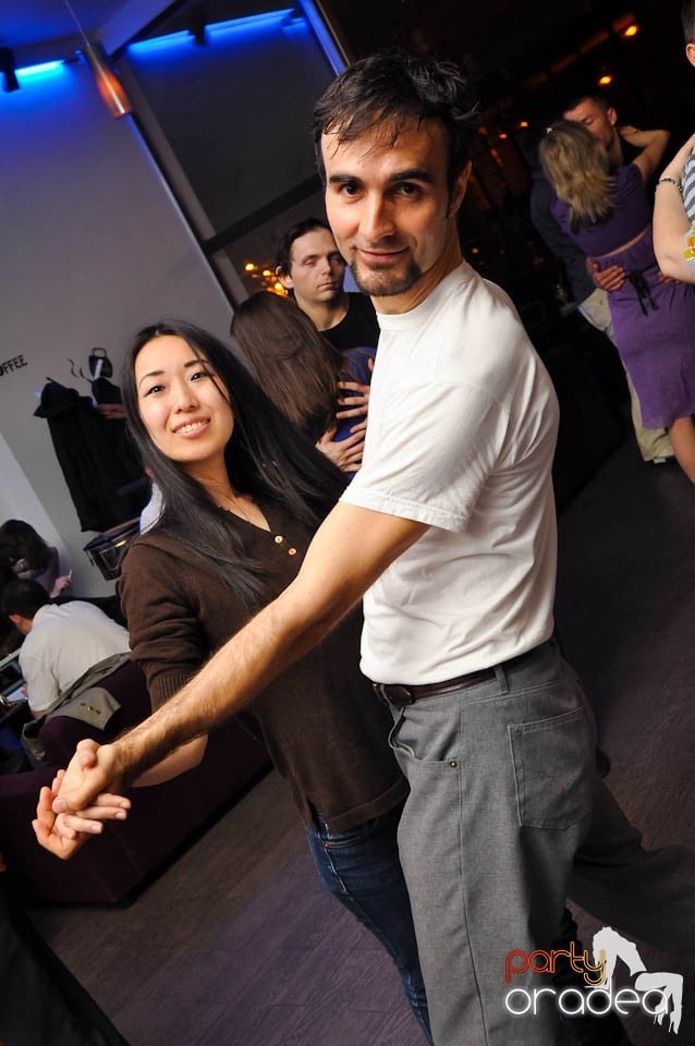 Seară de dans în Blondy's Art Café, 