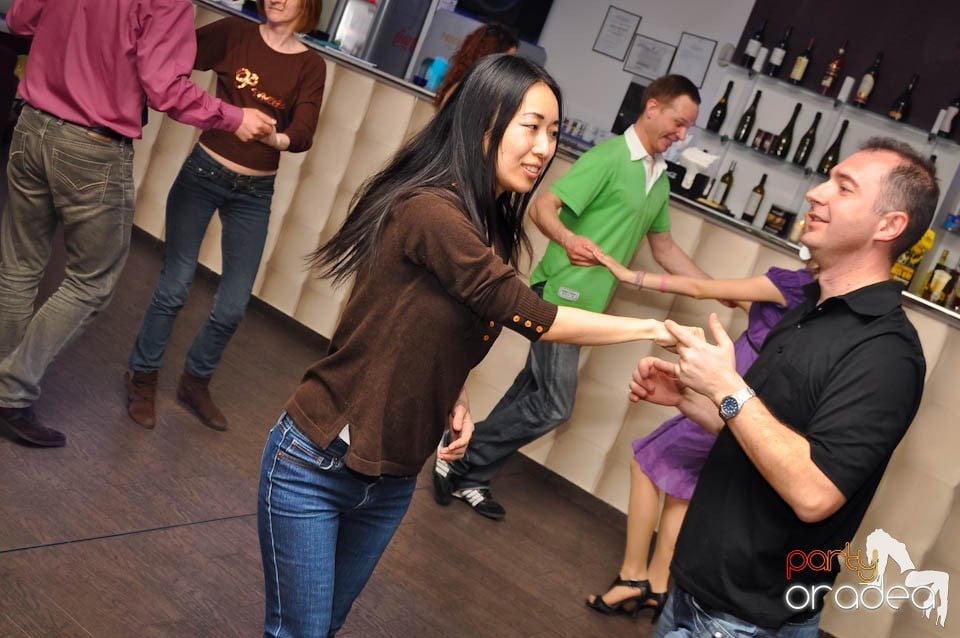 Seară de dans în Blondy's Art Café, 