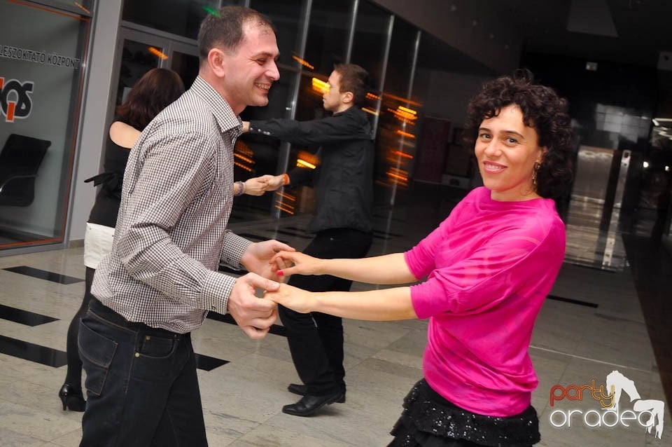 Seară de dans în Blondy's Art Café, 