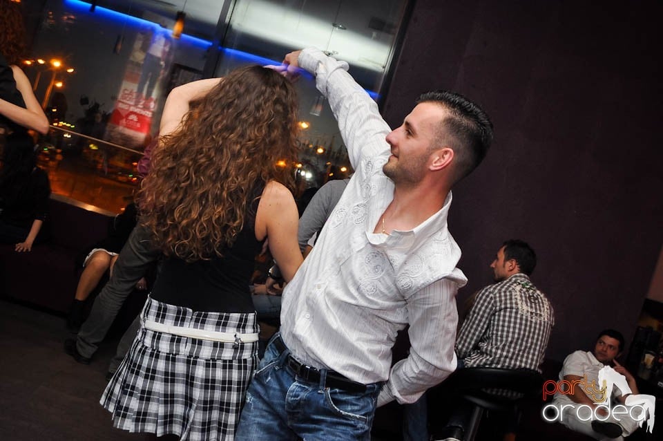 Seară de dans în Blondy's Art Café, 