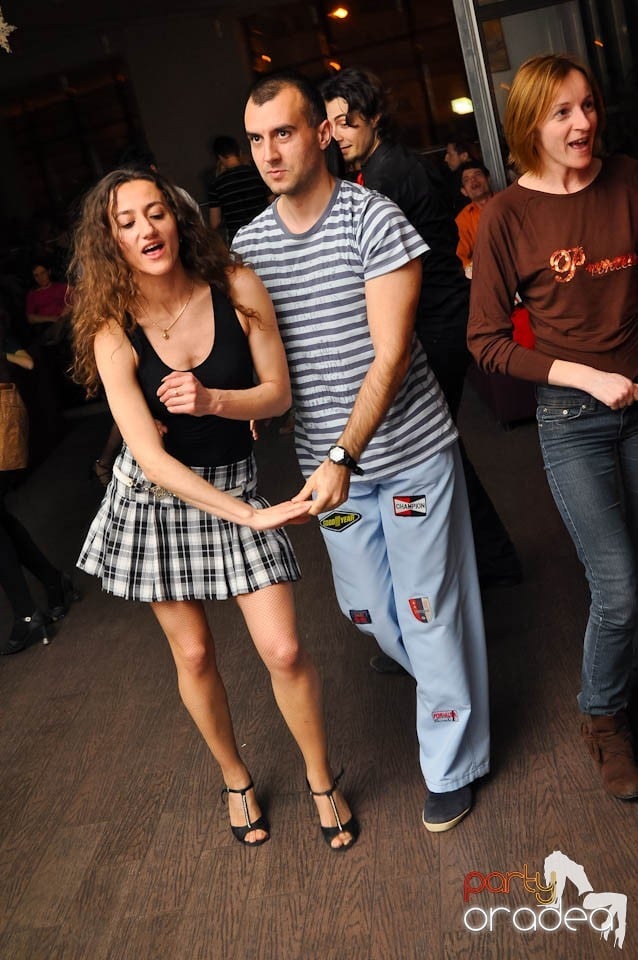 Seară de dans în Blondy's Art Café, 