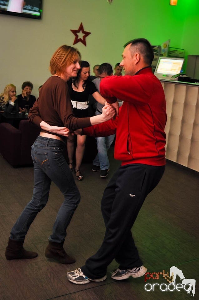 Seară de dans în Blondy's Art Café, 