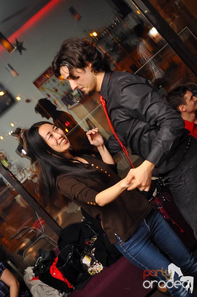 Seară de dans în Blondy's Art Café, 