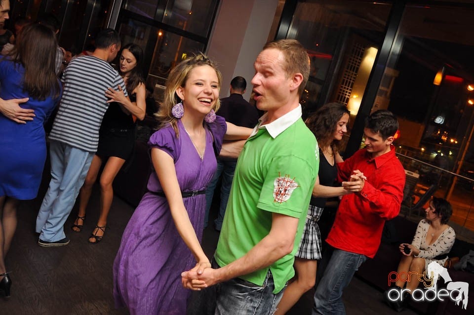 Seară de dans în Blondy's Art Café, 