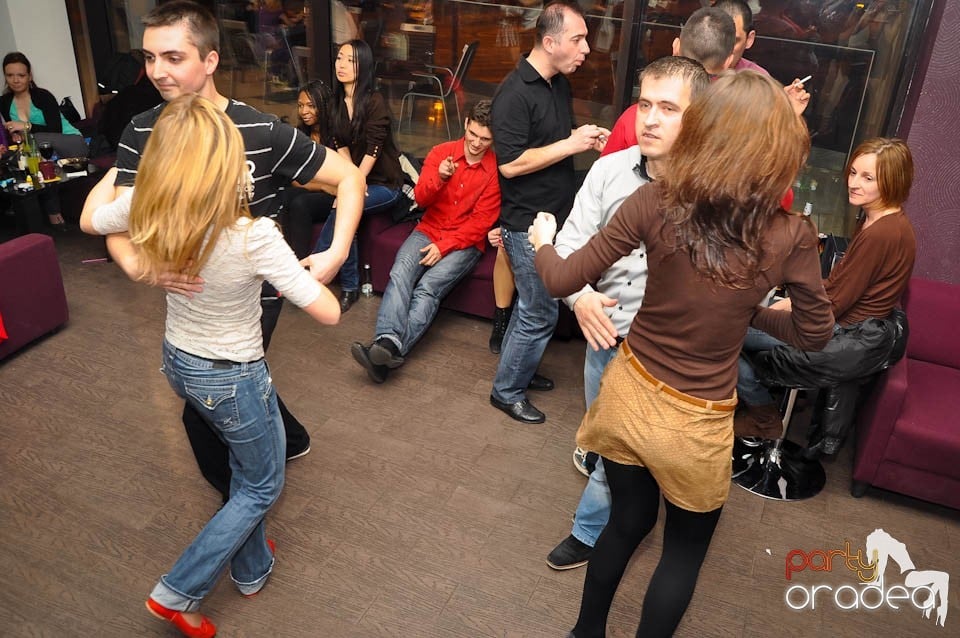 Seară de dans în Blondy's Art Café, 