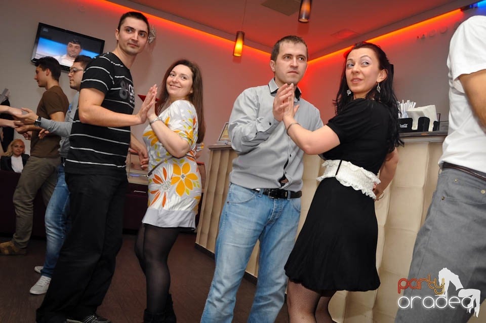 Seară de dans în Blondy's Art Café, 