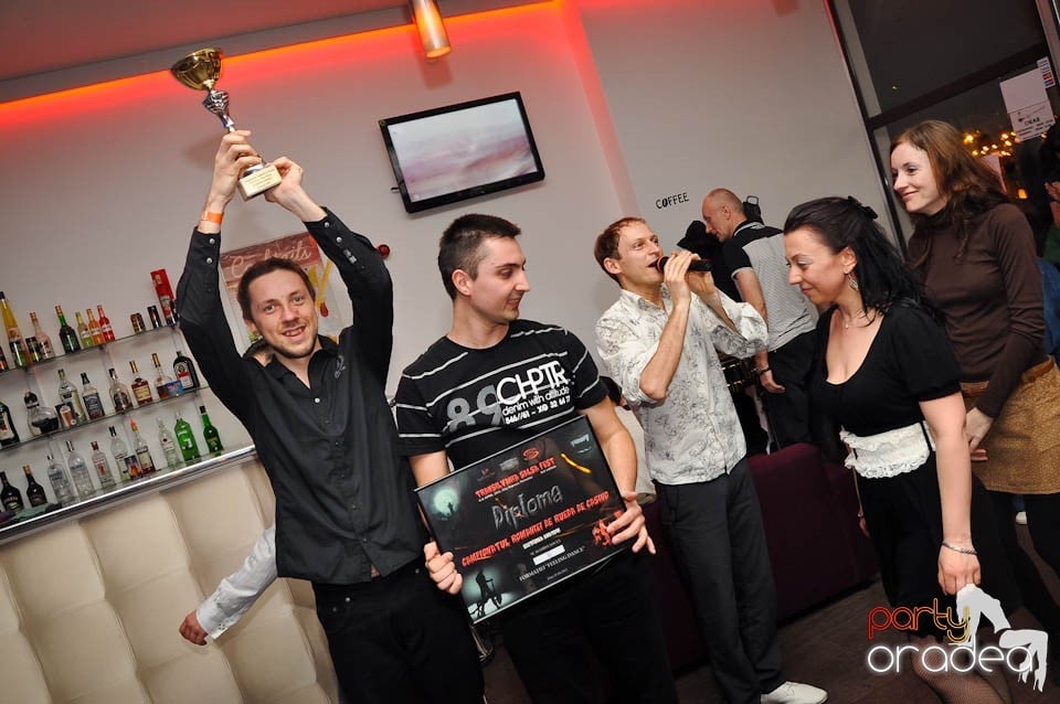 Seară de dans în Blondy's Art Café, 