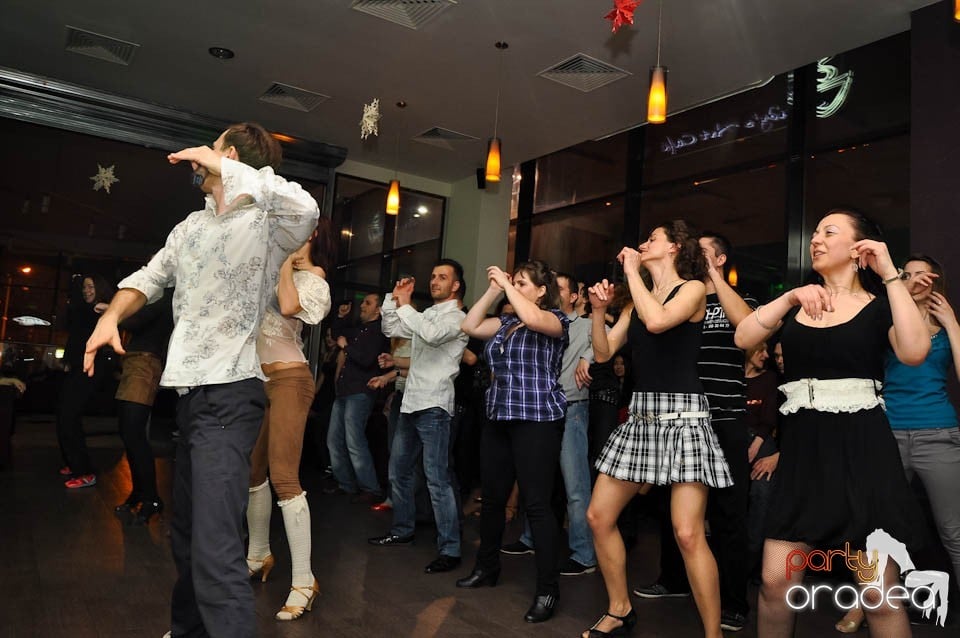 Seară de dans în Blondy's Art Café, 