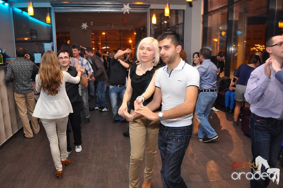 Seară de dans în Blondy's Art Café,