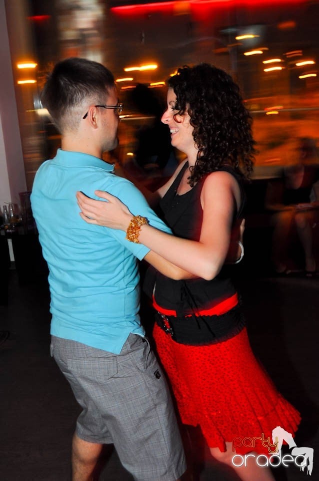 Seară de dans în Blondy's Art Café, 