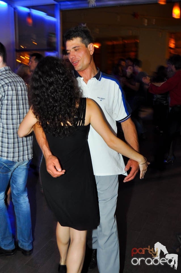 Seară de dans în Blondy's Art Café, 