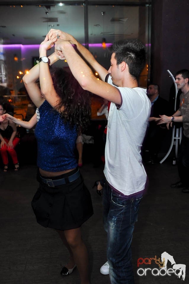 Seară de dans în Blondy's Art Café, 