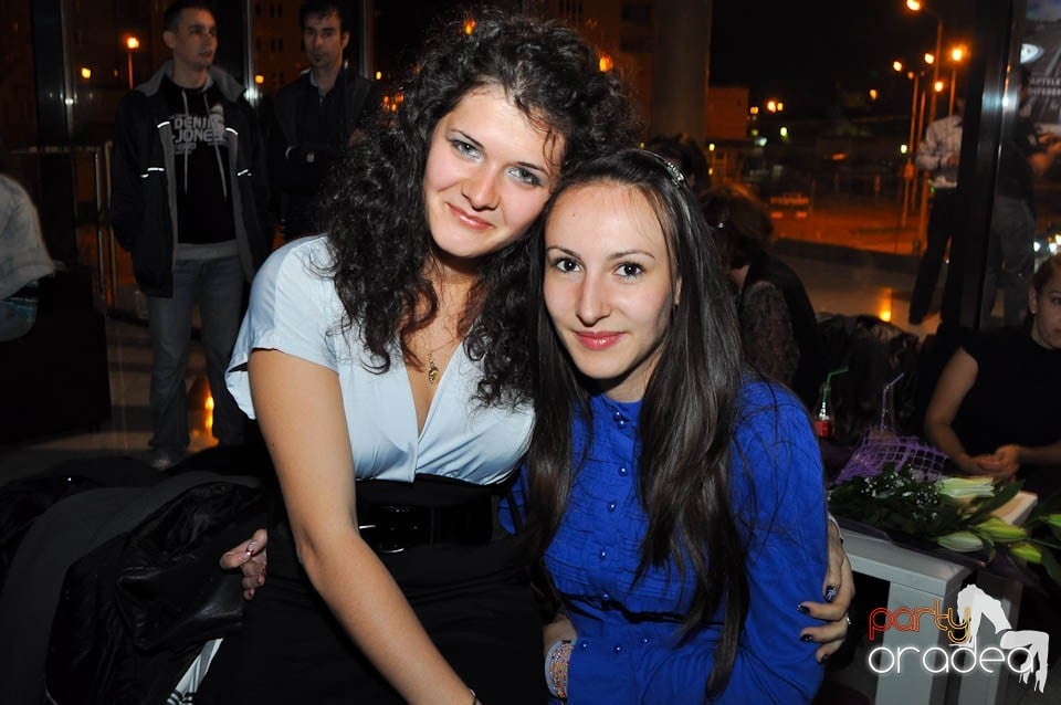 Seară de dans în Blondy's Art Café, 