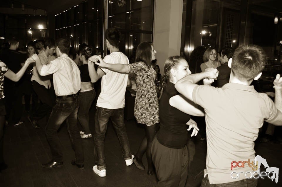 Seară de dans în Blondy's Art Café, 