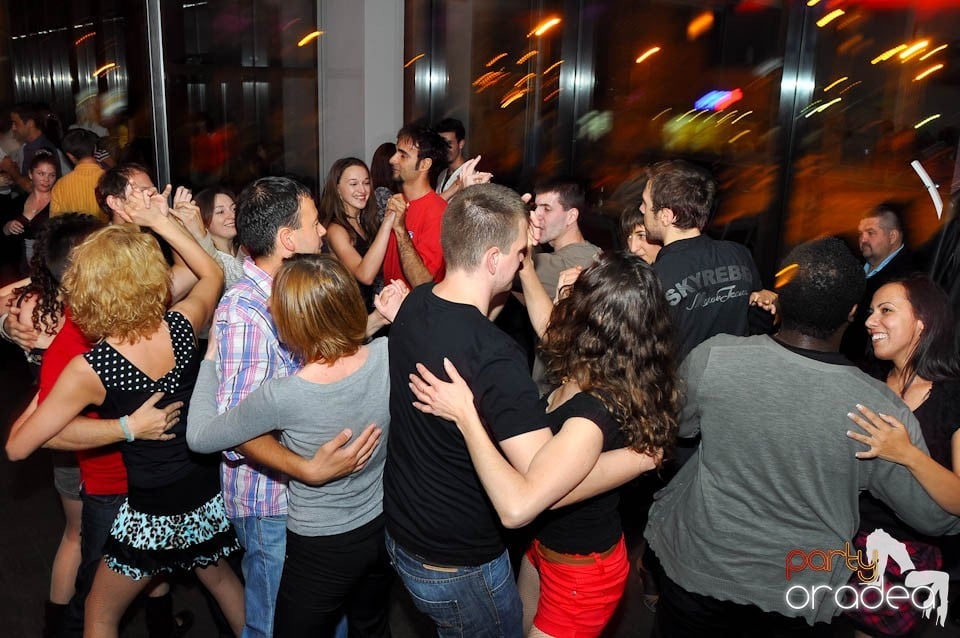 Seară de dans în Blondy's Art Café, 