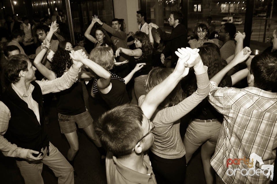 Seară de dans în Blondy's Art Café, 